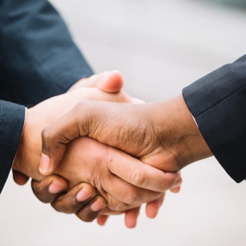 crop-men-shaking-hands